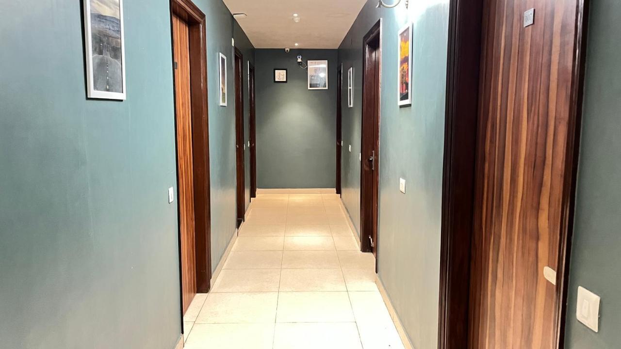 Qotel Hotel Church House Rohini Sector 15 Delhi  Bagian luar foto